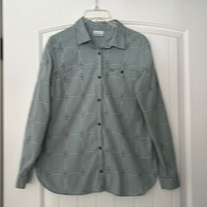 Columbia light green shirt